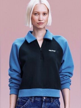 NWOT Old Navy '94 Logo-Graphic Quarter-Zip Crop Sweatshirt - Varsity Blue